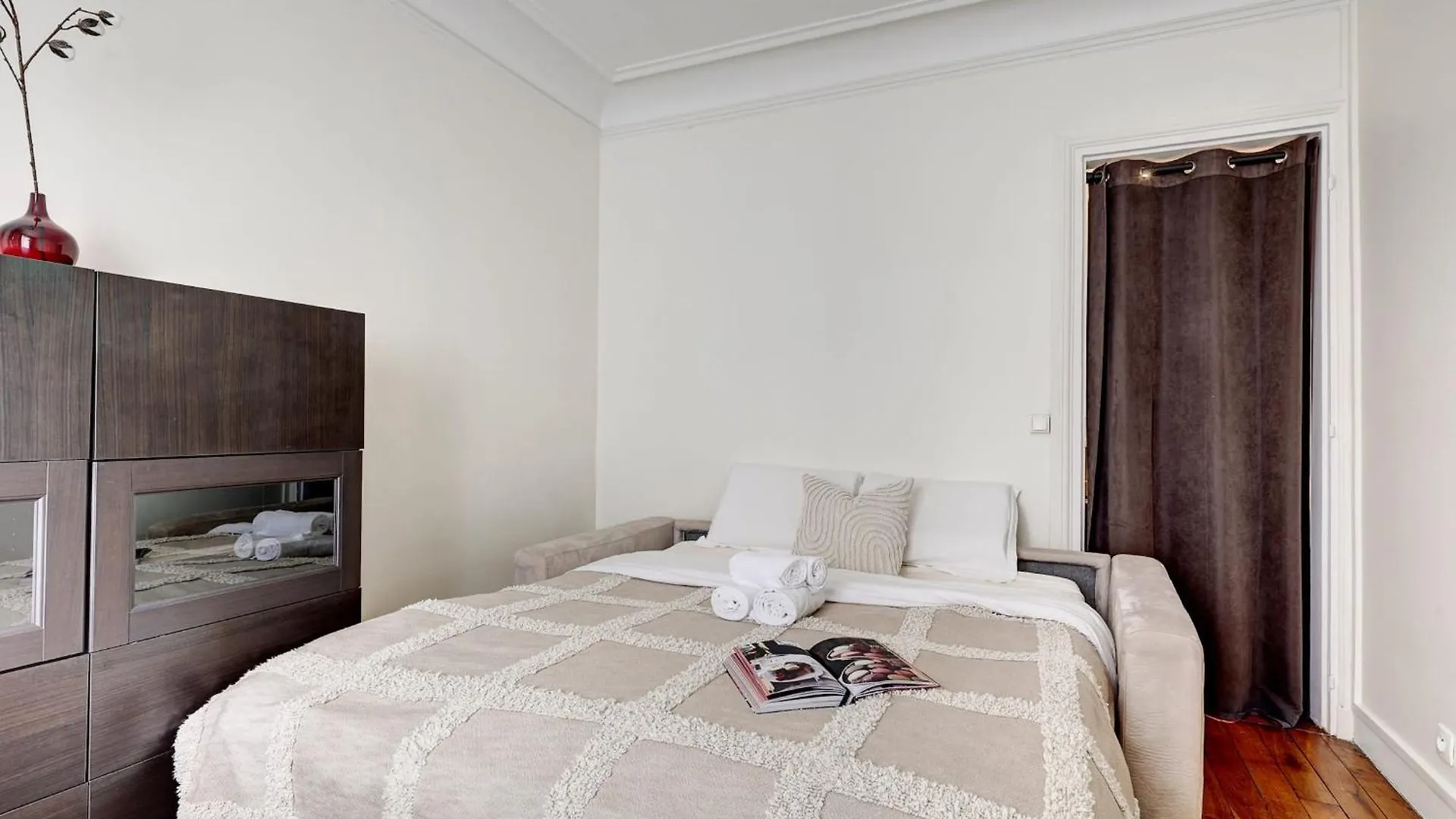 Historic Montparnasse & Jardin Atlantique - Cityapartmentstay Paris Apartment