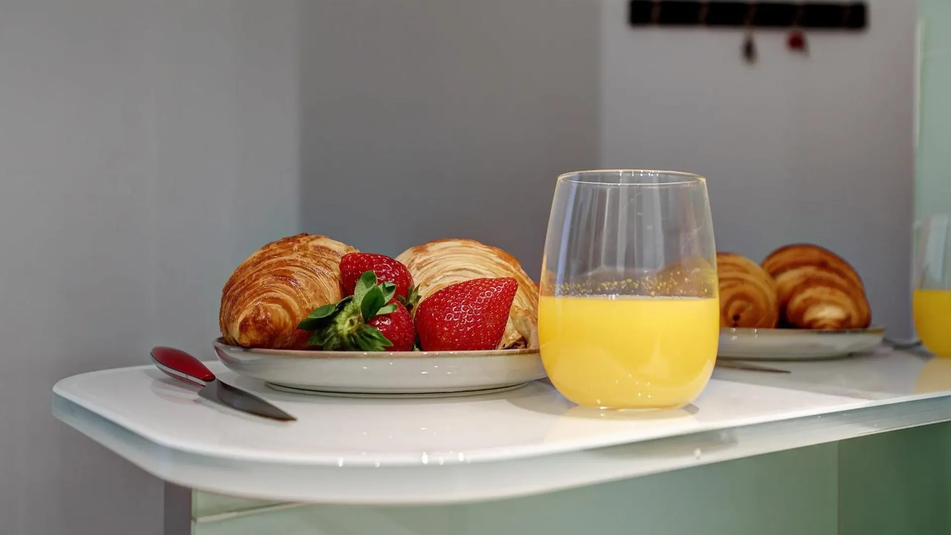 Historic Montparnasse & Jardin Atlantique - Cityapartmentstay Paris