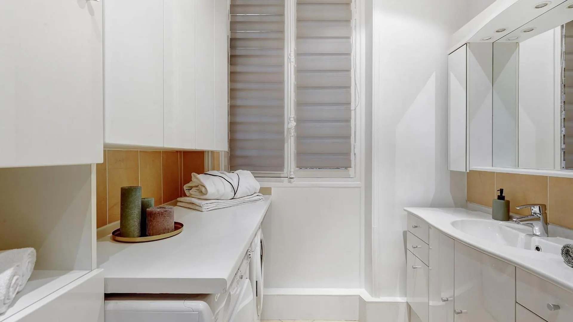 Apartment Historic Montparnasse & Jardin Atlantique - Cityapartmentstay Paris France