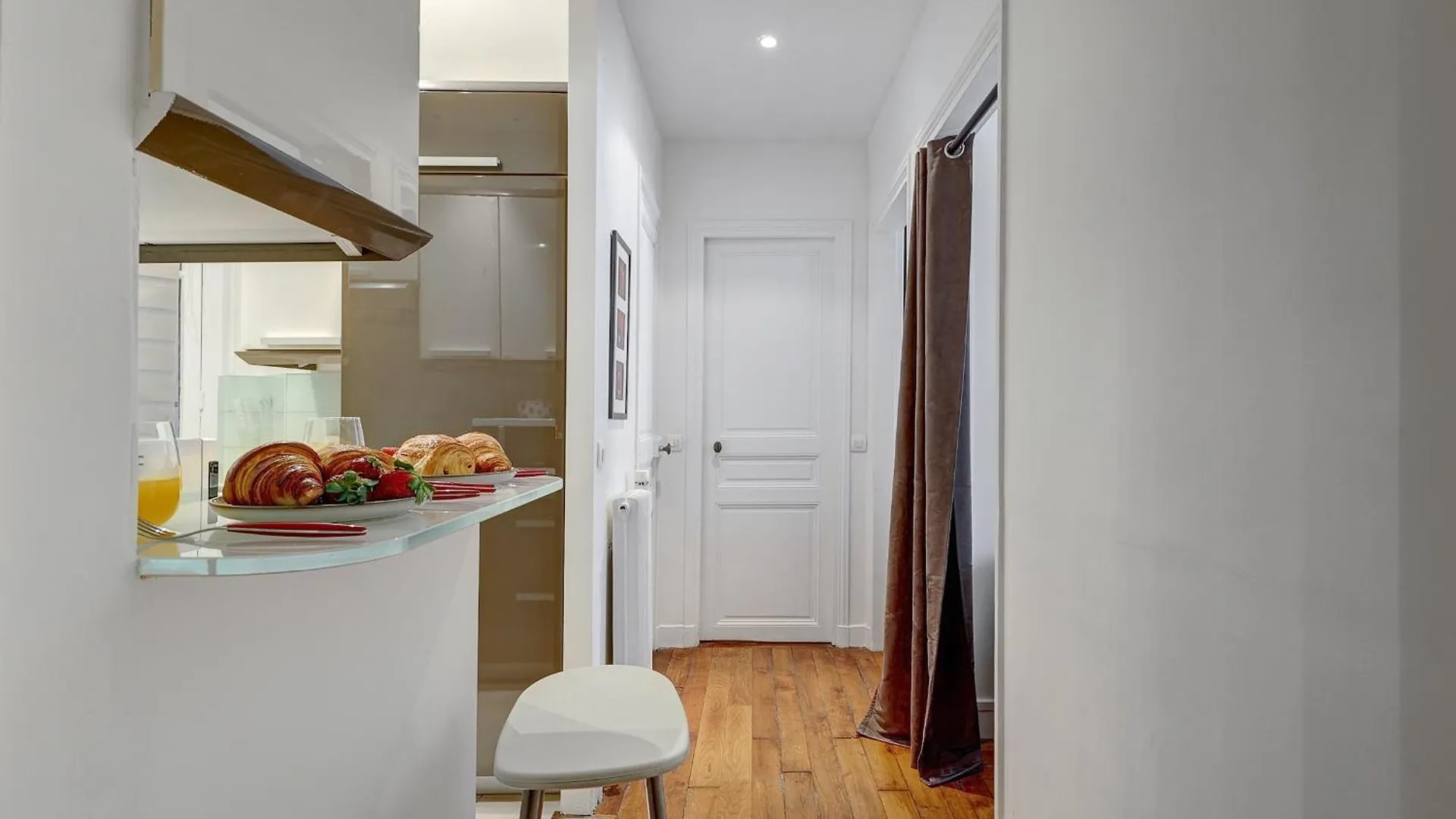 Historic Montparnasse & Jardin Atlantique - Cityapartmentstay Paris France