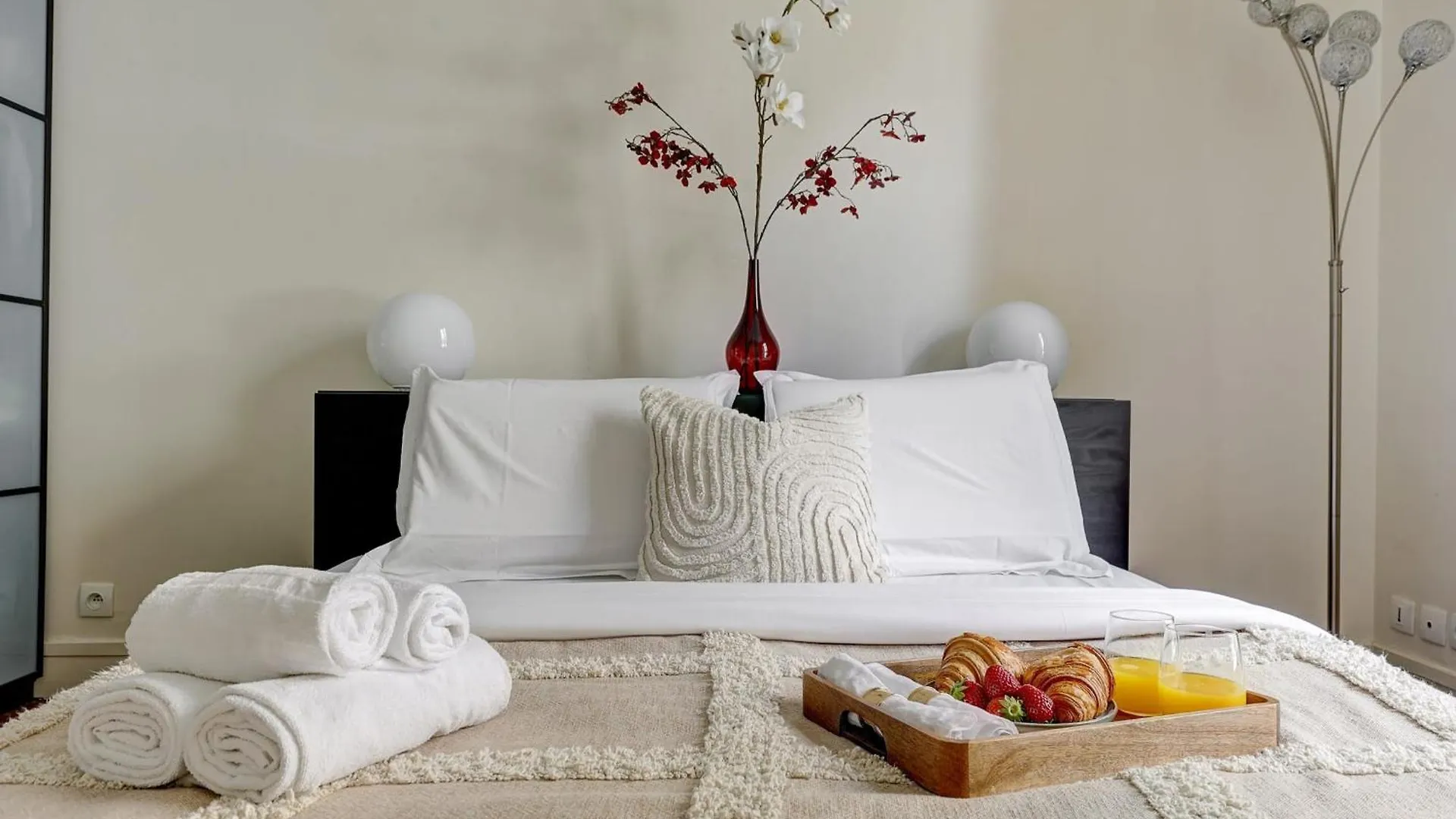 Historic Montparnasse & Jardin Atlantique - Cityapartmentstay Paris 0*,