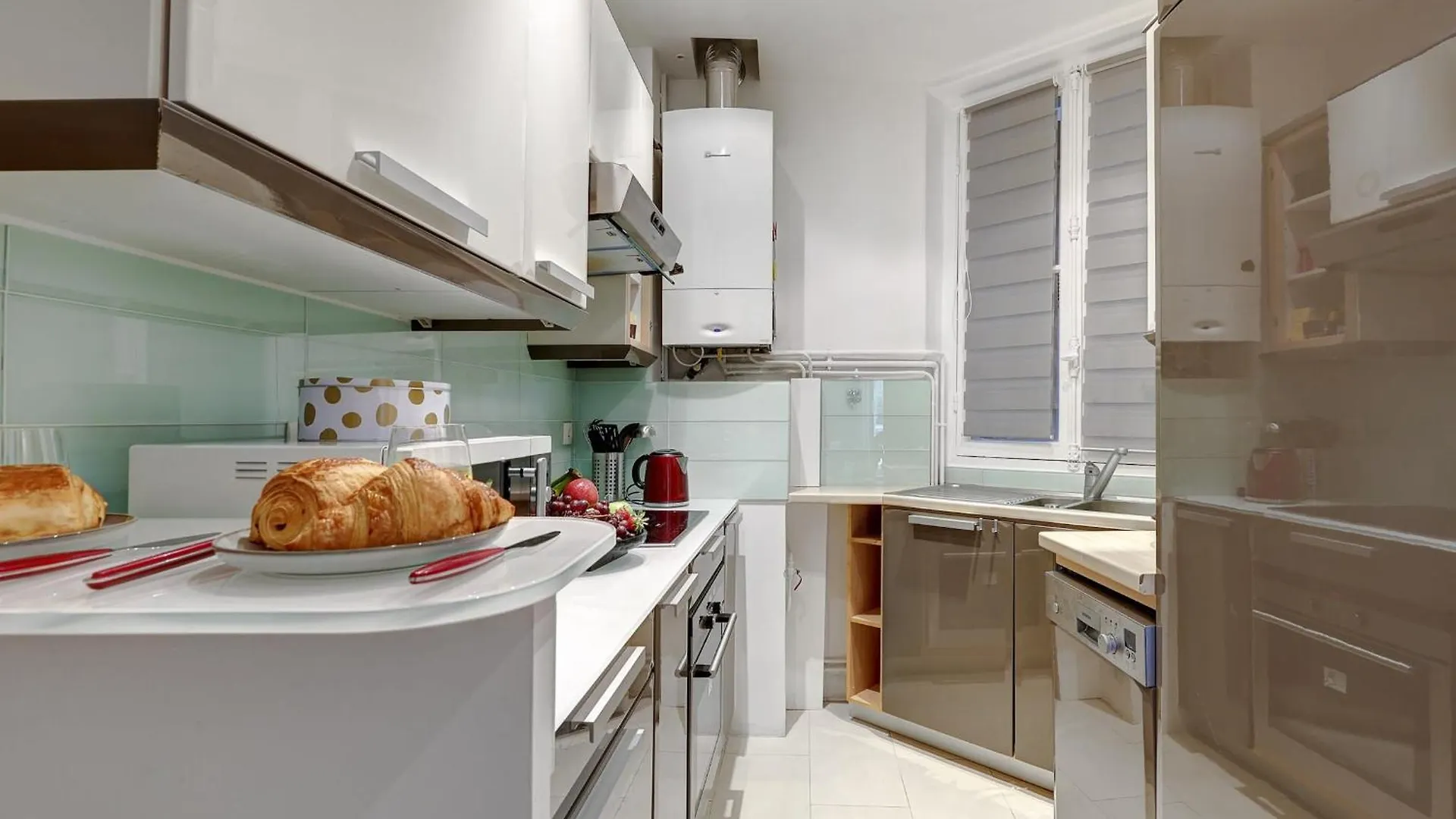 Historic Montparnasse & Jardin Atlantique - Cityapartmentstay Paris 0*,