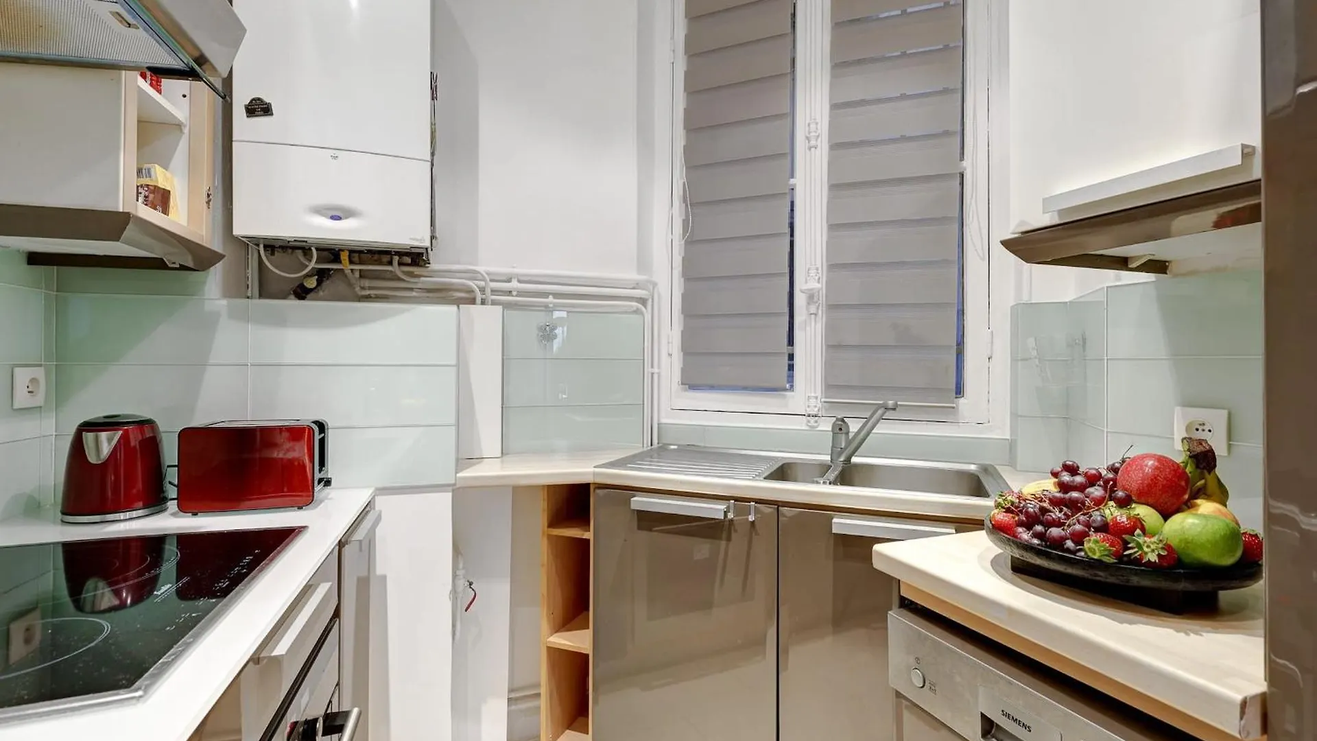 Apartment Historic Montparnasse & Jardin Atlantique - Cityapartmentstay Paris